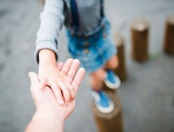 Kalimat Sederhana yang Diam-Diam Bisa Merusak Masa Depan Anak